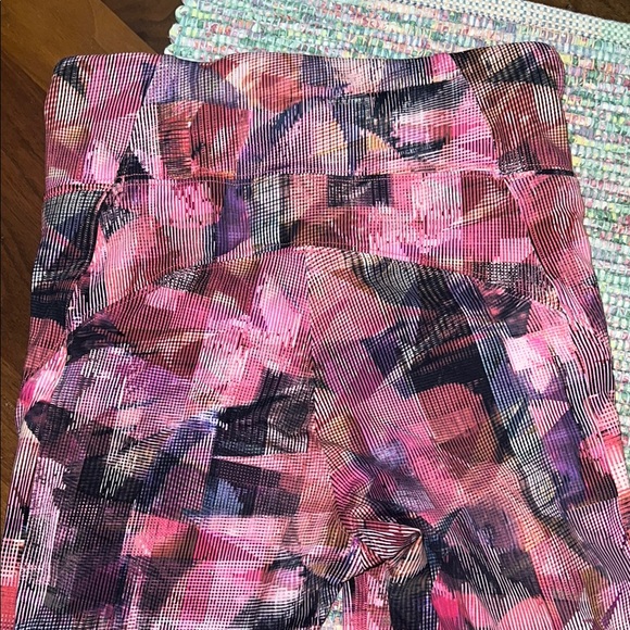 Lululemon Pink and Black Bike Shorts Artistic Design w/side pockets. - Picture 6 of 16